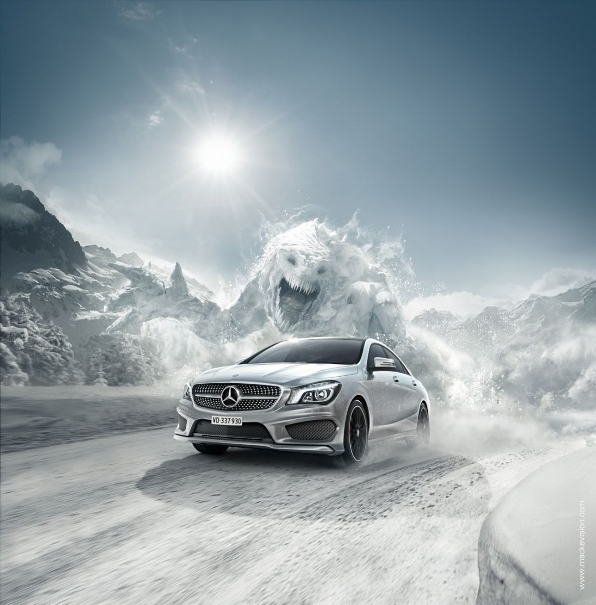 Mercedes Benz Snow