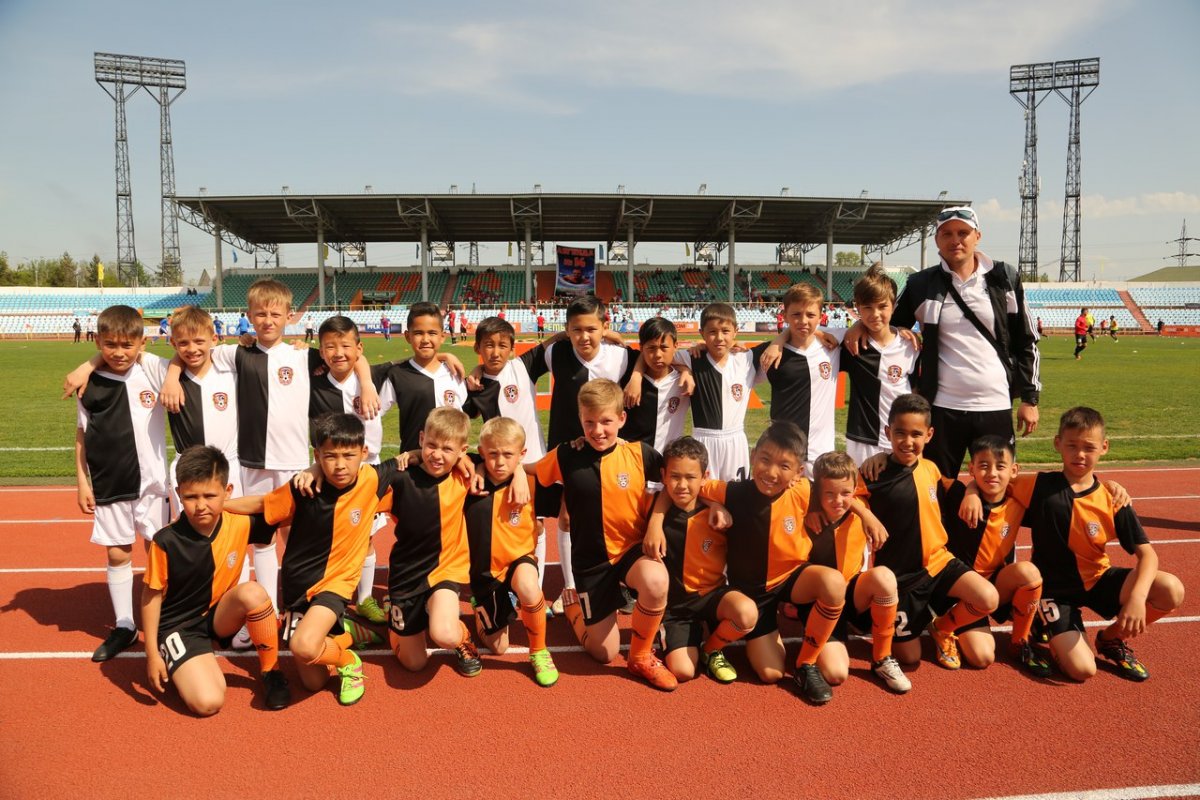 Каратау, Центральный стадион