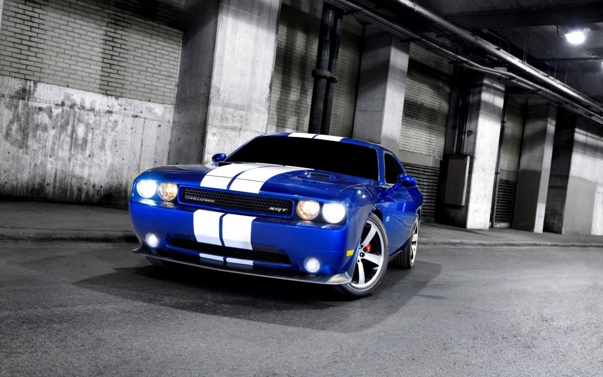 Dodge Challenger srt8 392