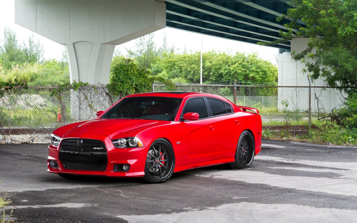 Dodge Charger 2013 красный