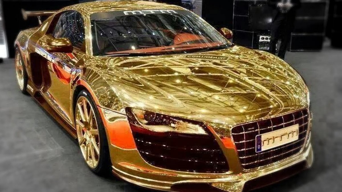 Audi r8 Gold