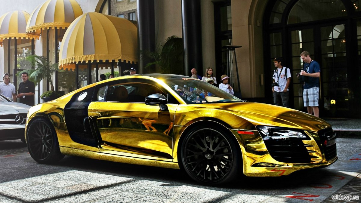 Audi r8 в золоте