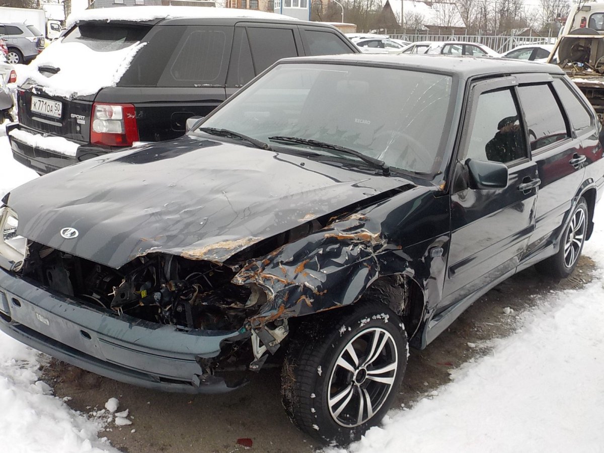 Битые ВАЗ 2114 черная