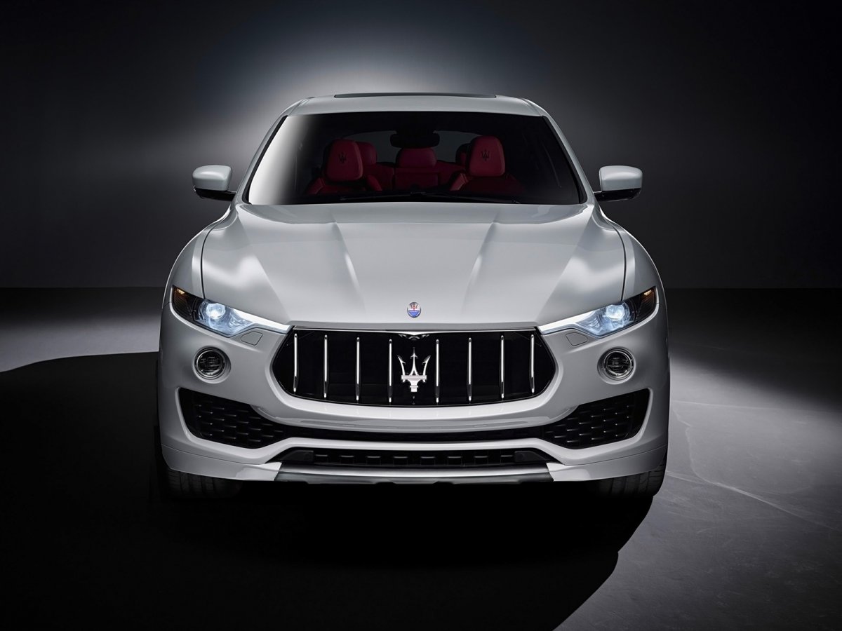 Maserati Levante логотип