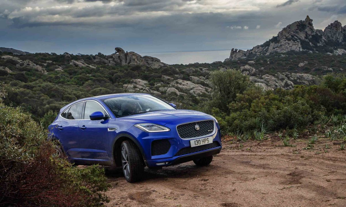 Кроссовер Ягуар 2020 c-Pace