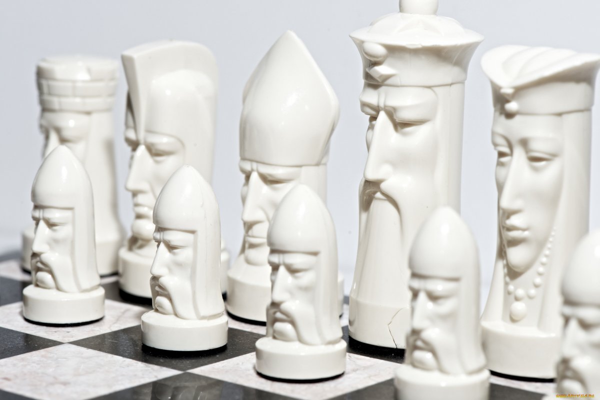 Шахматы (ферзь) (керамика), 19x8,5см