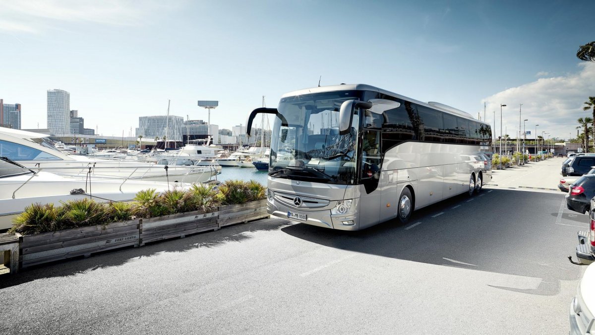 Mercedes-Benz Tourismo RHD