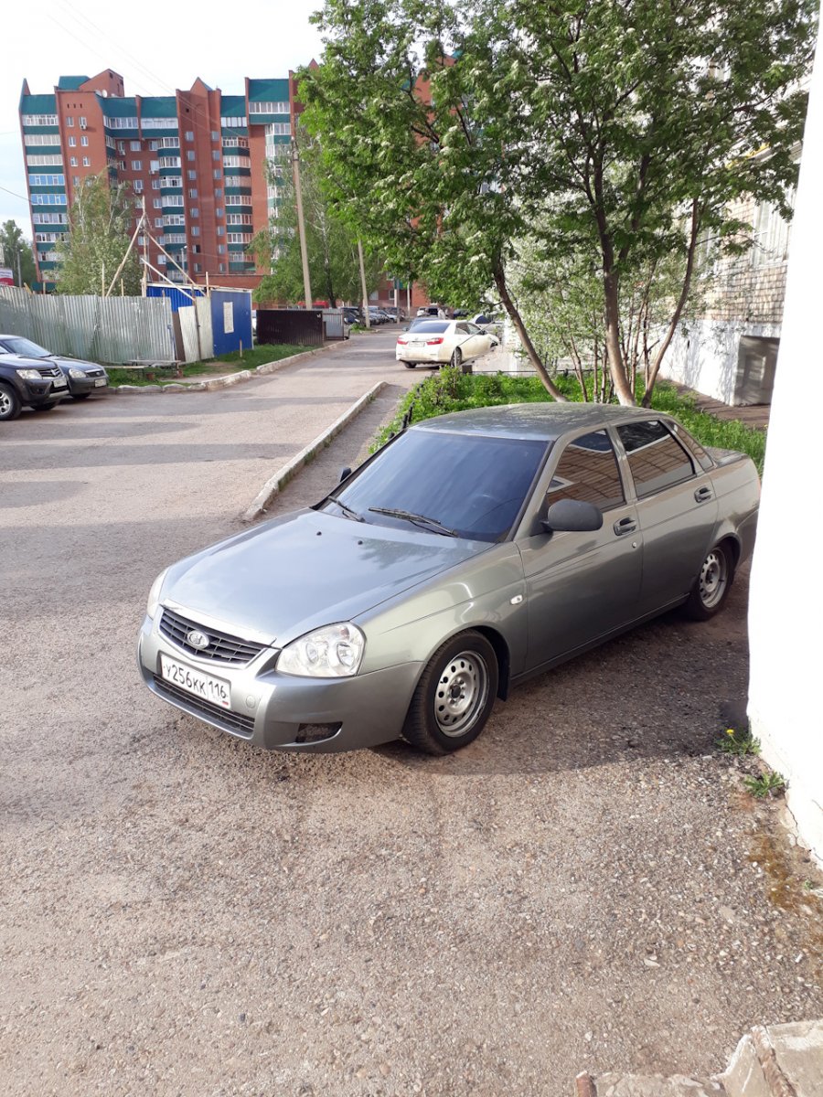 Приора 2 серебристая Блэк эдишн