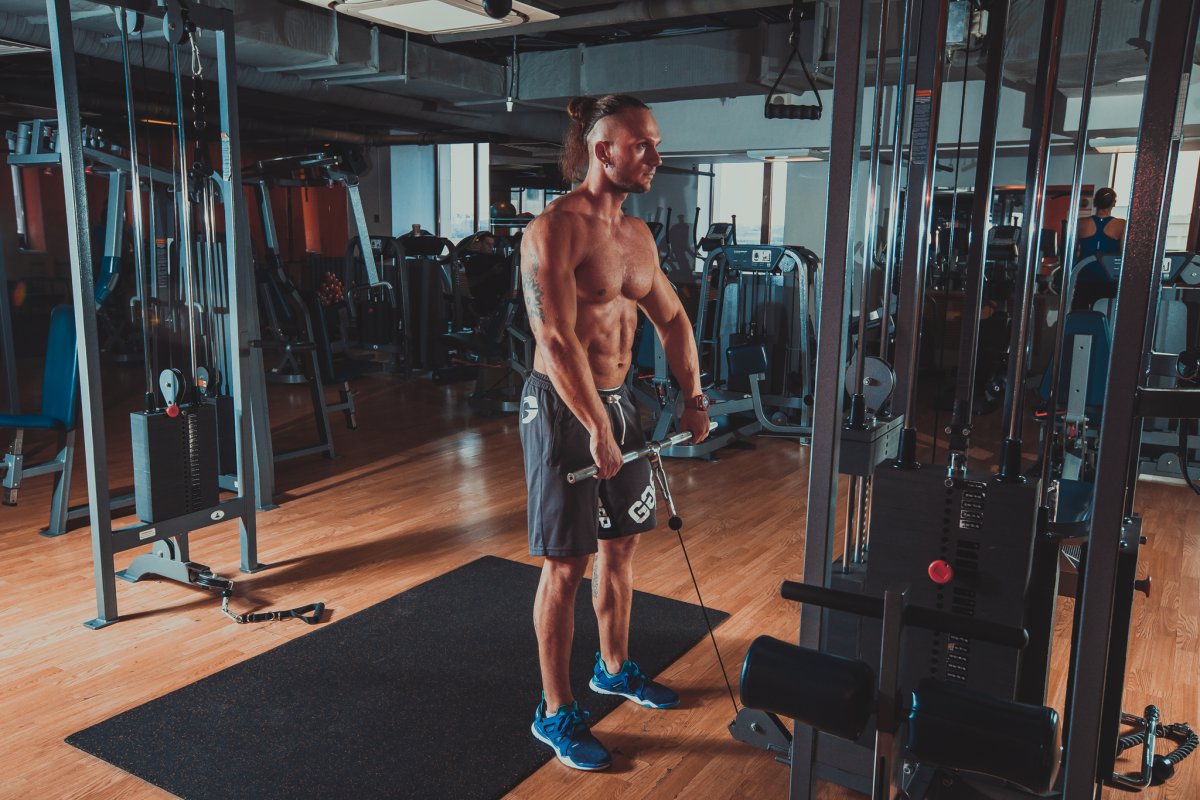 Тяга верхнего блока