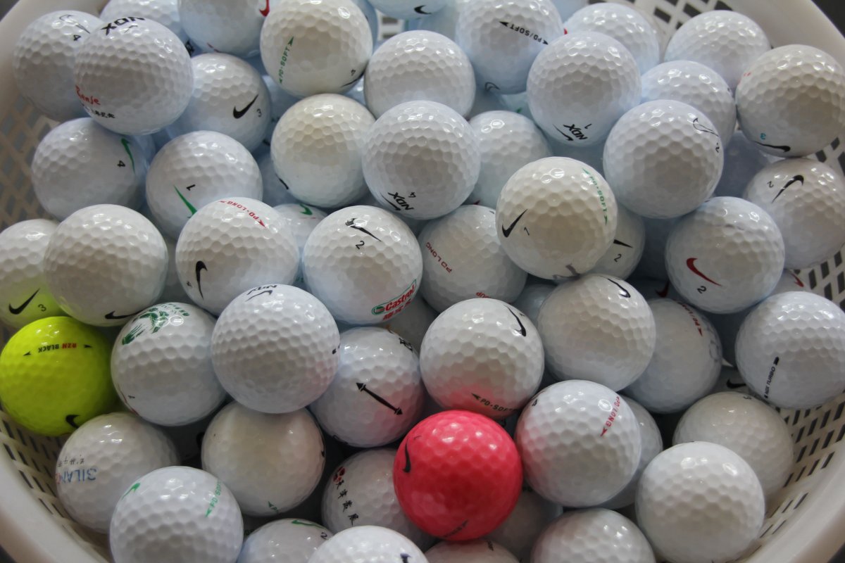 Мяч для гольфа Titleist Tour Speed