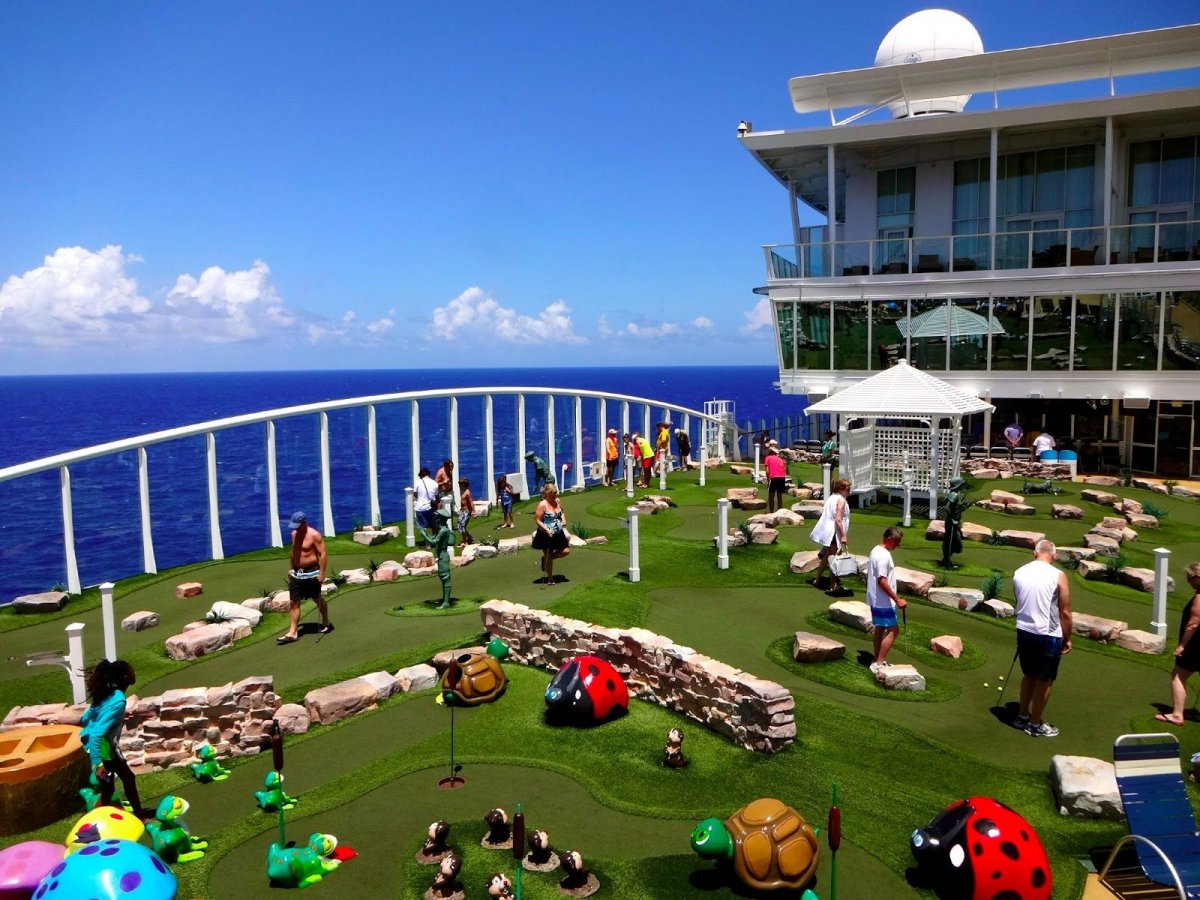 Oasis of the Seas минигольф