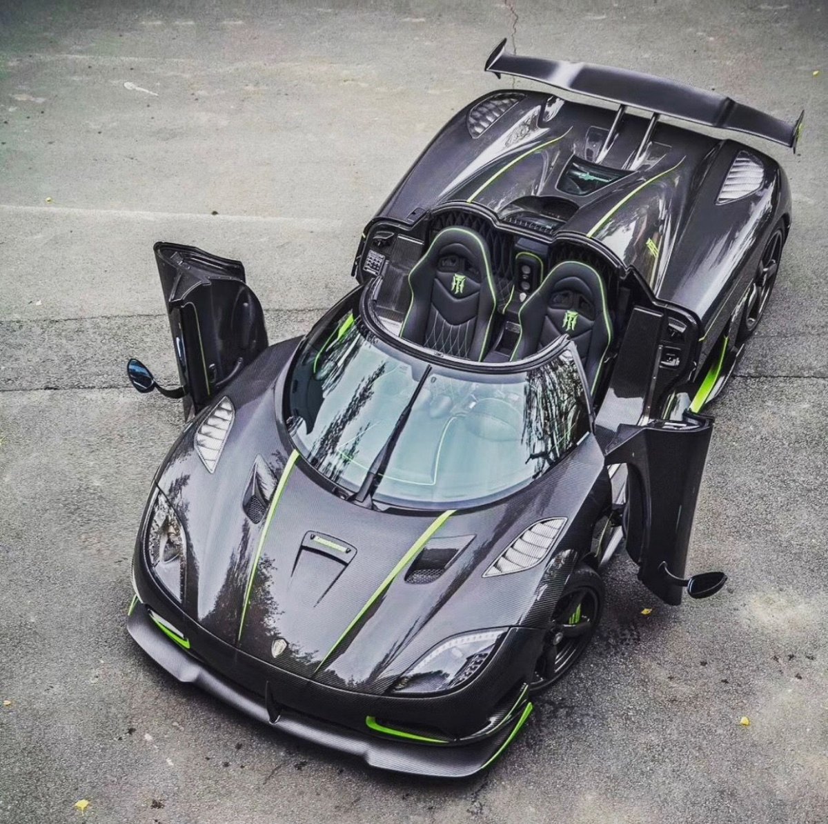 Гиперкар Koenigsegg one:1