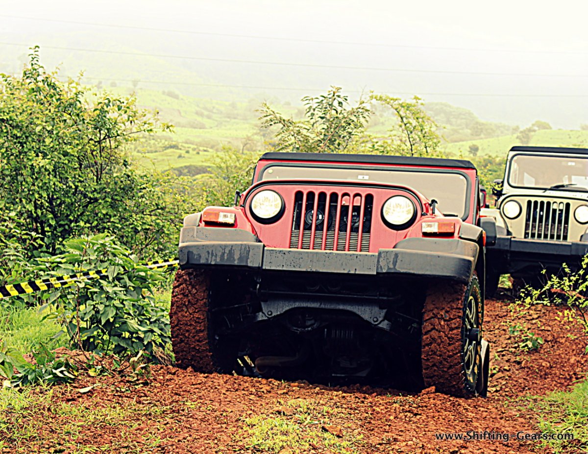 Джип Махиндра Jeep