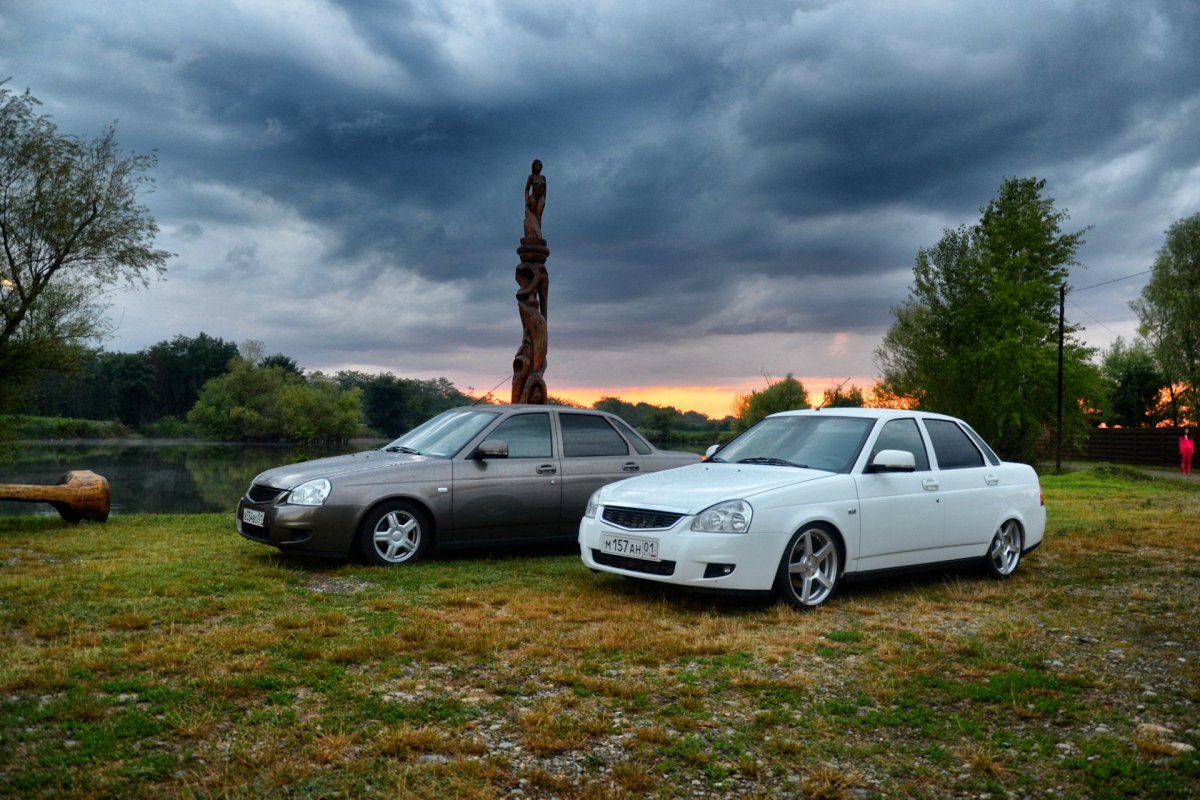 Лада Приора красная