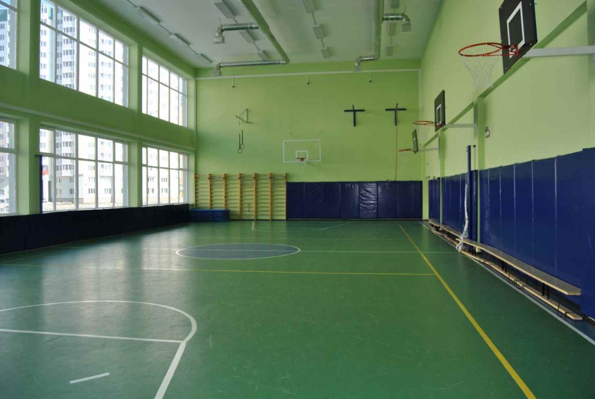 Покрытие спортивного зала в школе