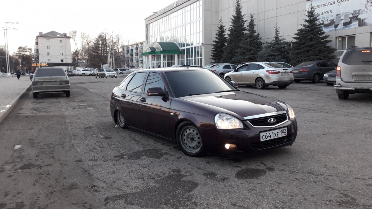 Черная Приора седан Лексус