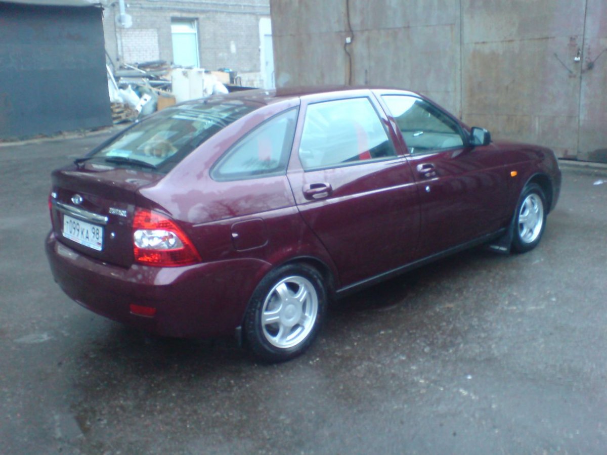 Приора хэтчбек цвет портвейн 2008г