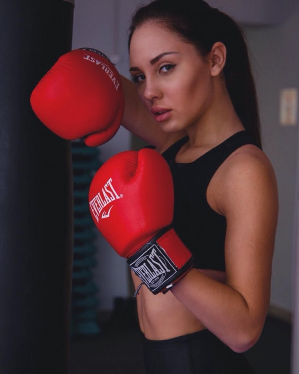 Камила Смогулецка UFC