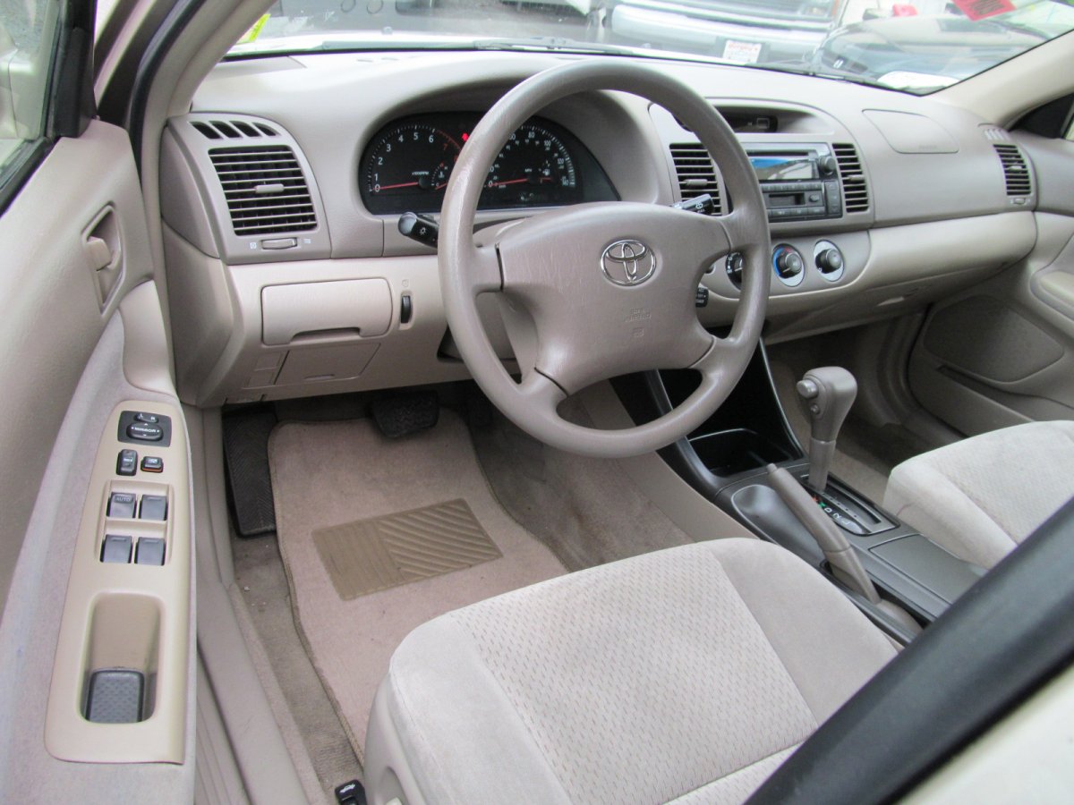 Toyota Camry 2004 Interior