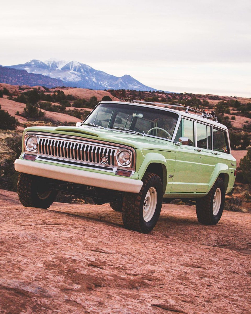 Новый Jeep Grand Wagoneer