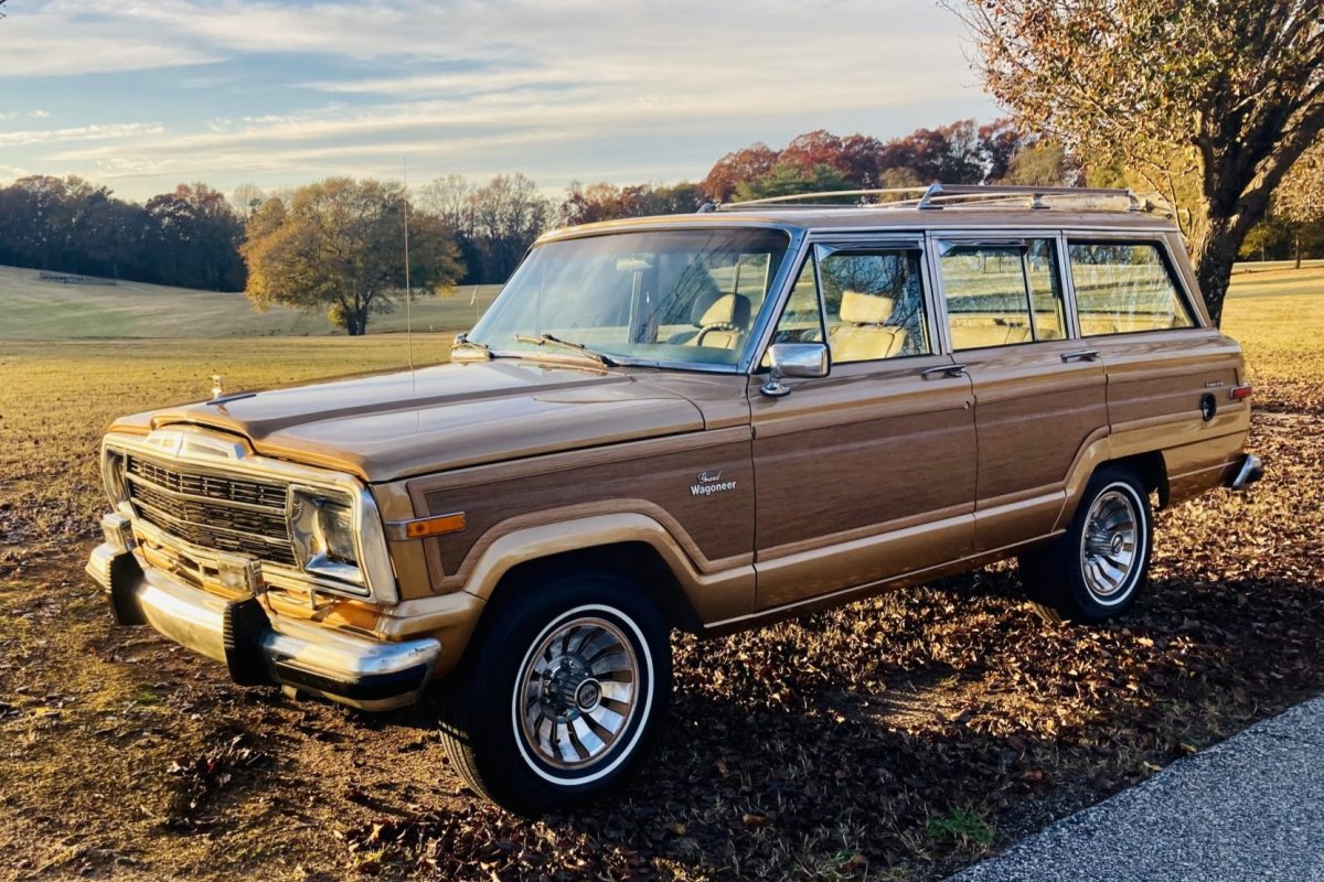 Jeep Grand Wagoneer 1988