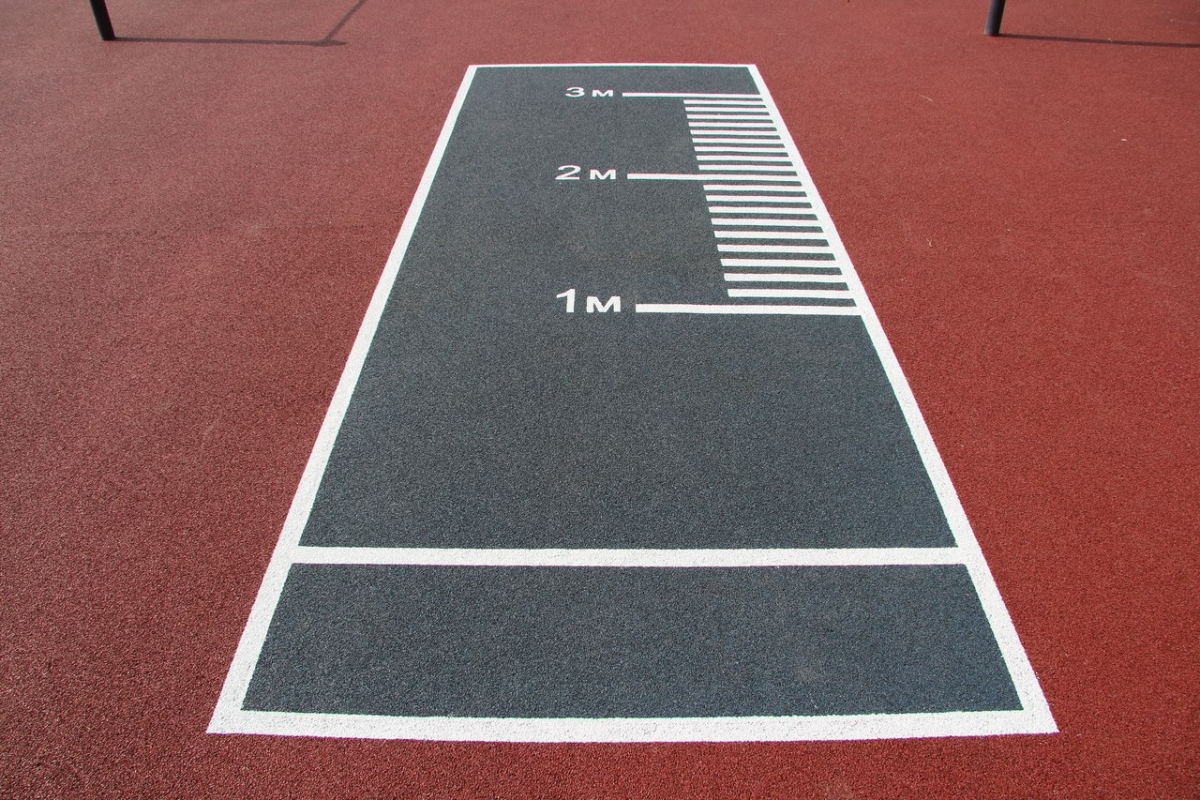 Длина стандартной беговой дорожки на стадионе