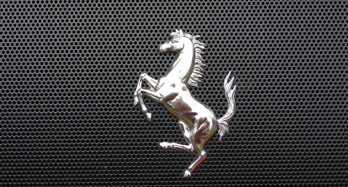 Эмблемы автомобилей Ferrari