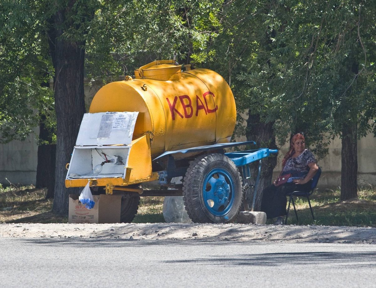 Желтая машинка квас