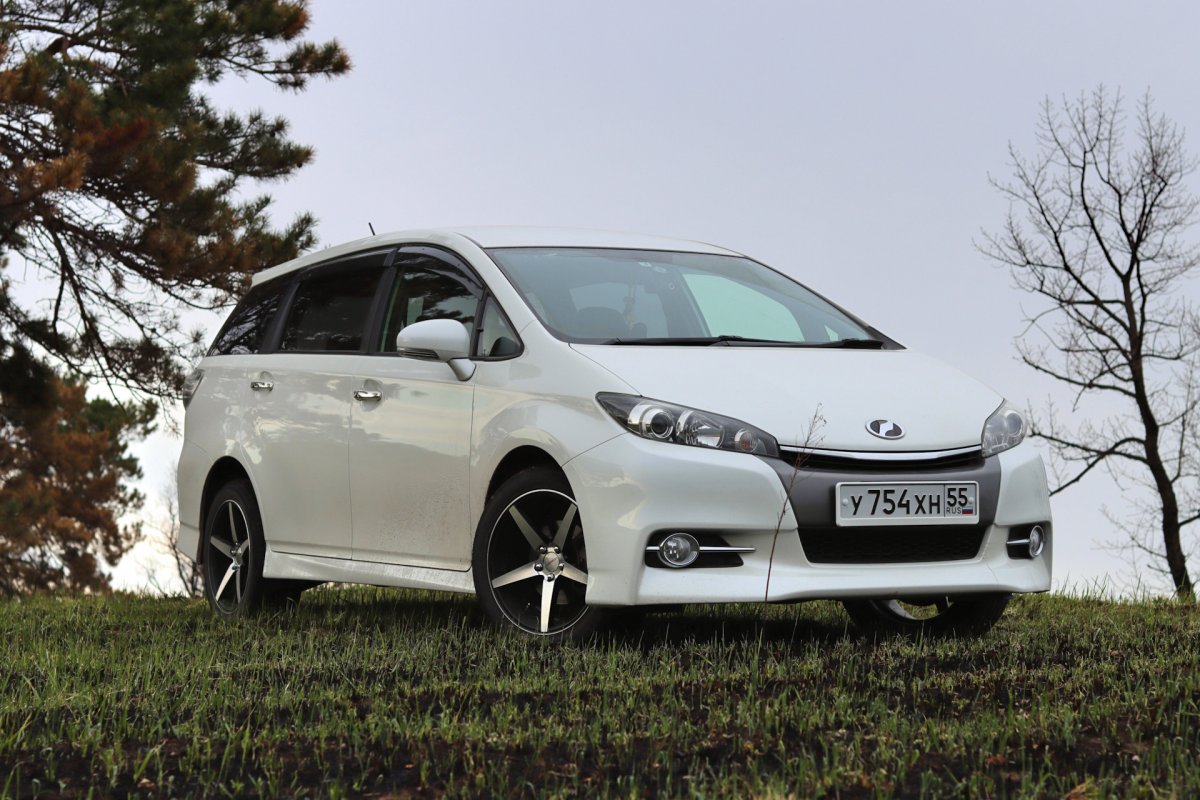 Toyota Wish 2013