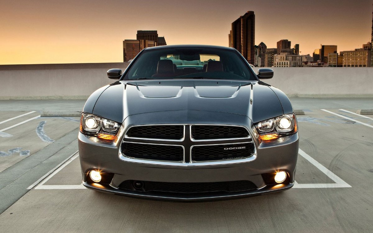 Чёрный dodge Challenger 2016