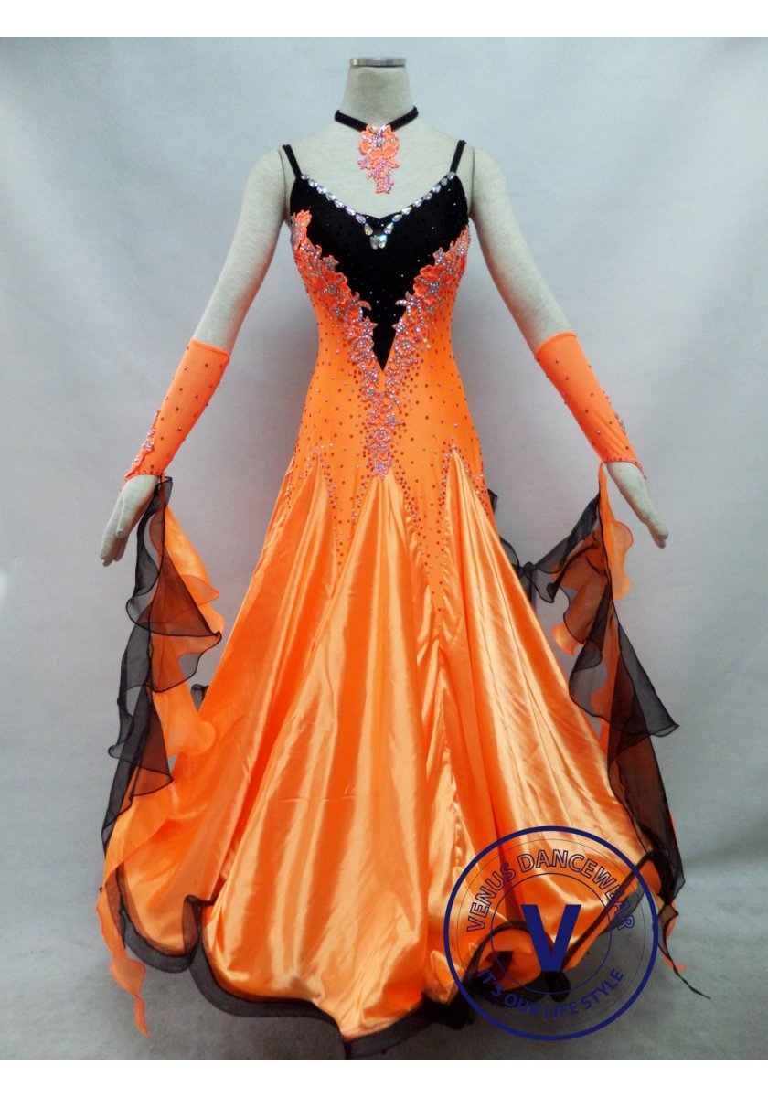 Оранжевое платье для бальных танцев