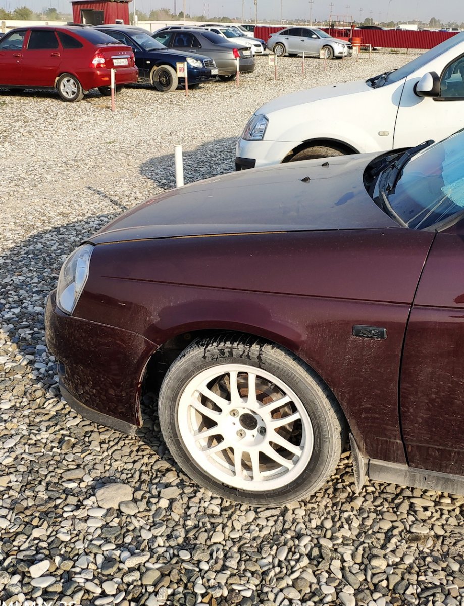 Лада Приора ржавая