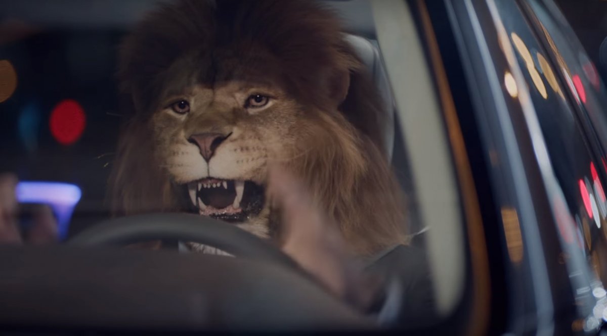 Реклама Мерседес со львом