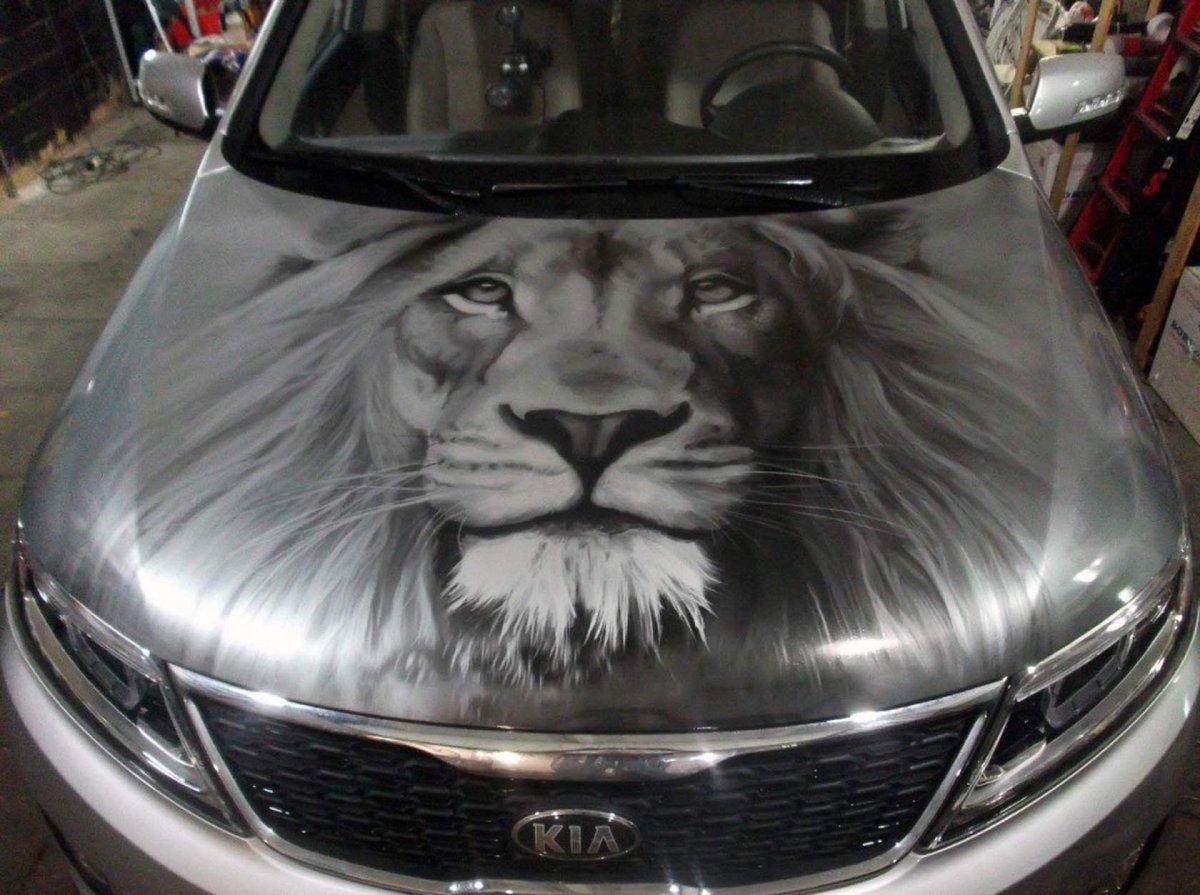 Марка машины со львом