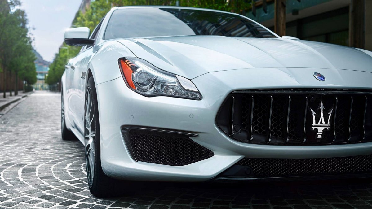 Спорткары Maserati