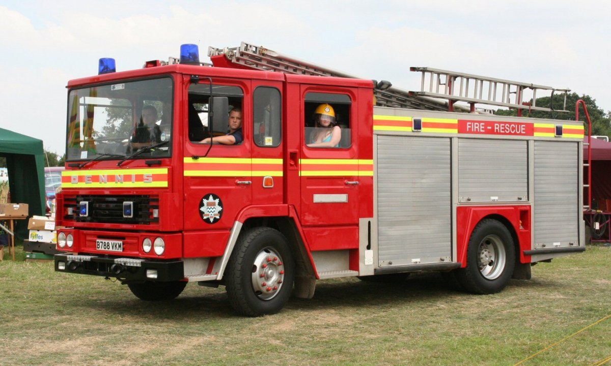 Mercedes Benz Unimog пожарная машина
