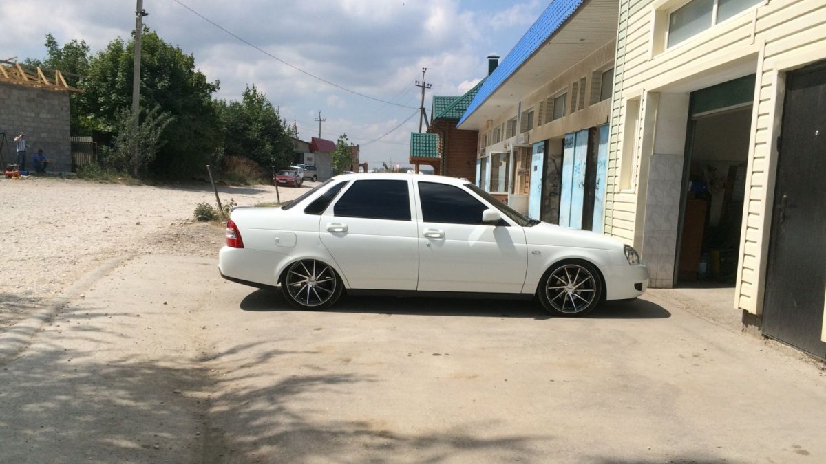 Белая Приора Воссен r17