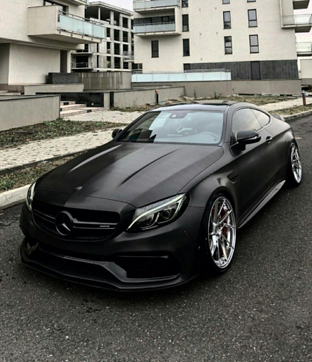 Мерседес AMG 63 S черный матовый