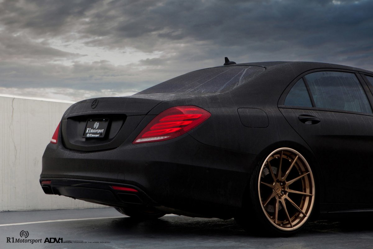 Мерседес СЛС черный матовый