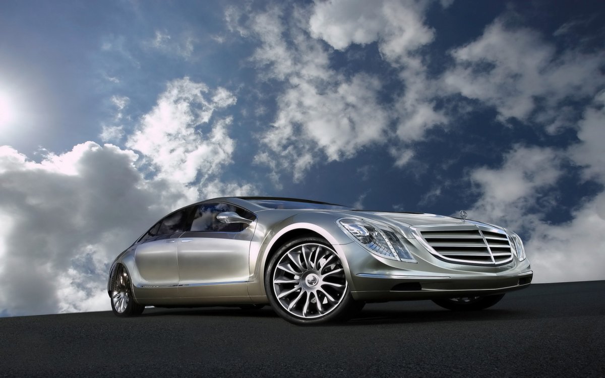 Mercedes-Benz f700