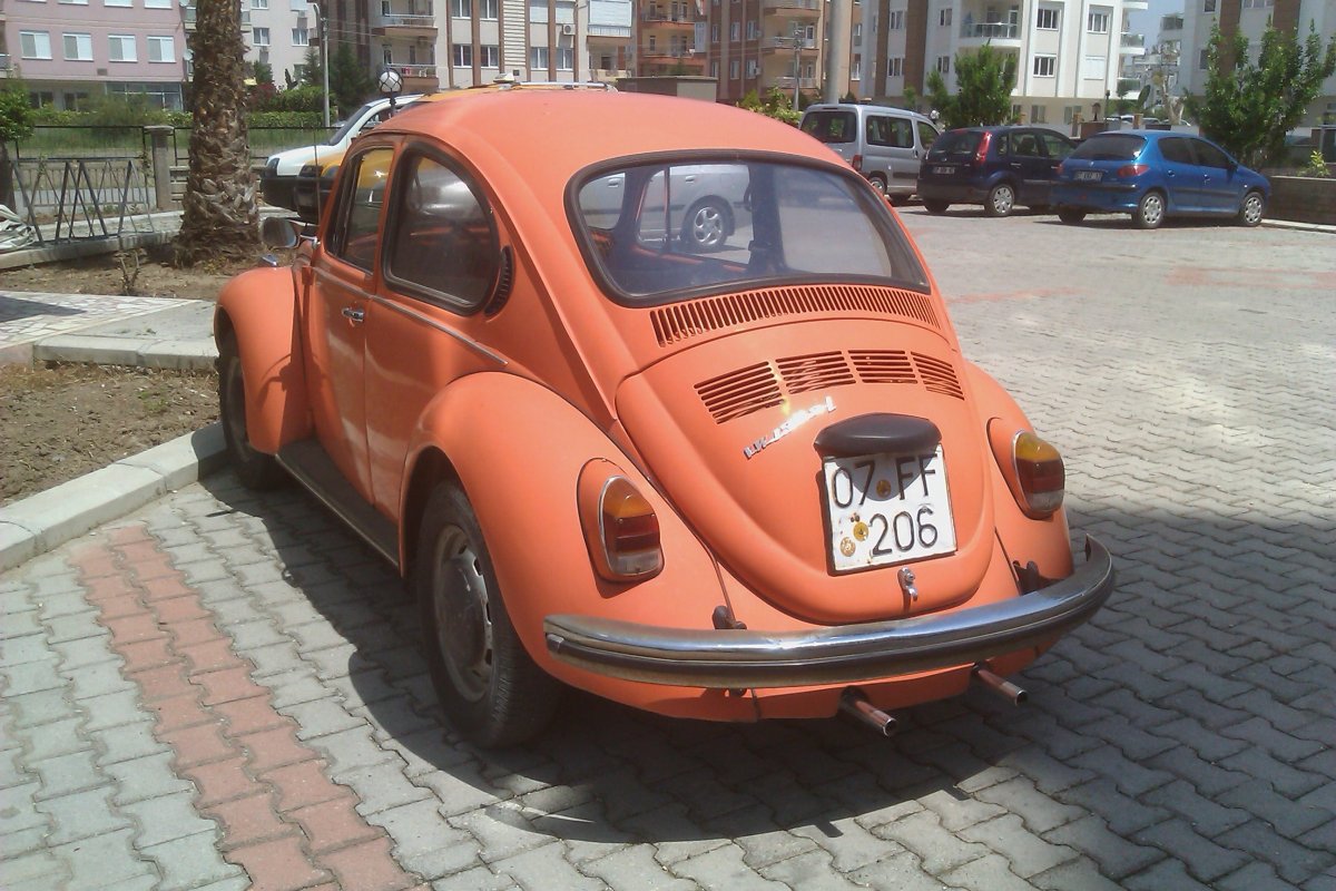 Volkswagen Beetle 1963 желтый