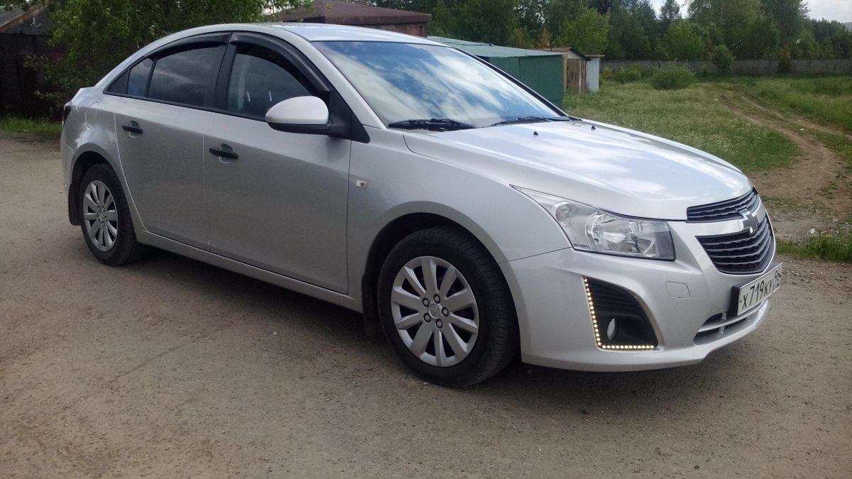 Chevrolet Cruze, 2013 серебряный