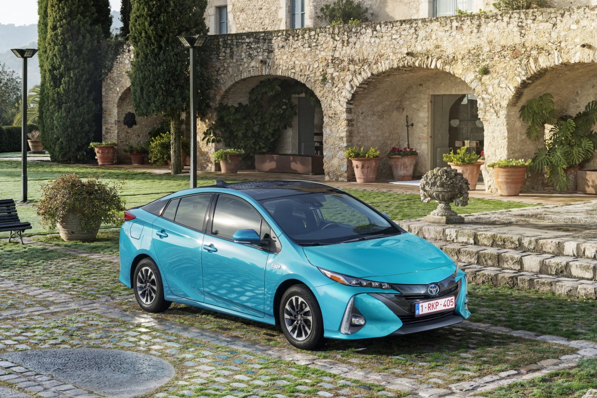 Toyota Prius PHV 2017