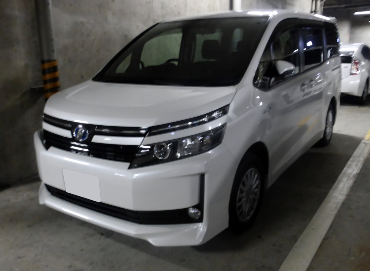 Toyota Voxy 2014 Hybrid