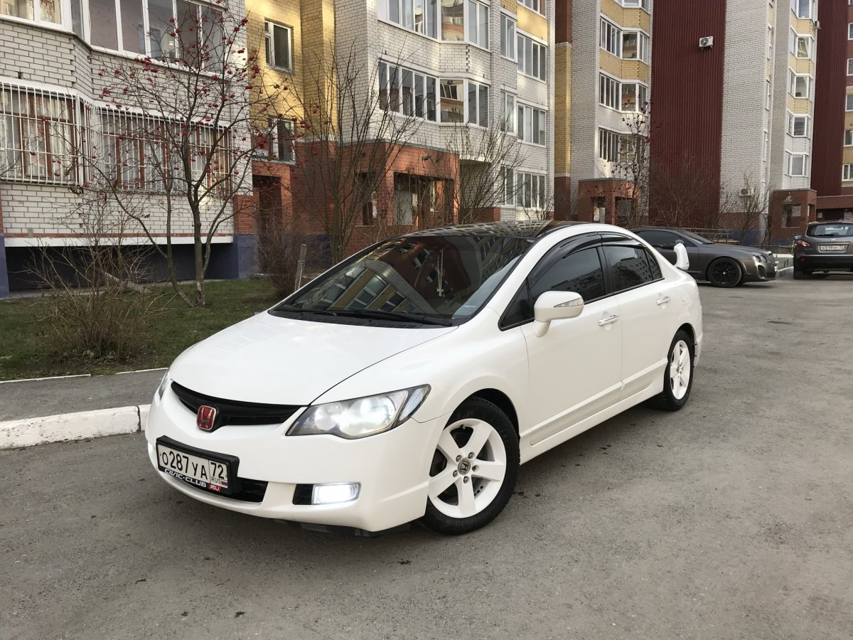 Хонда Цивик 2008 белый
