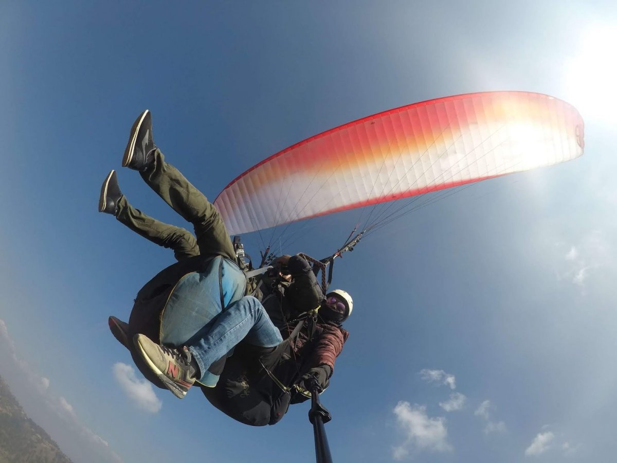 Парашютист военный