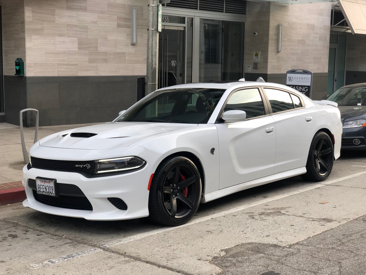 Dodge Charger Hellcat White