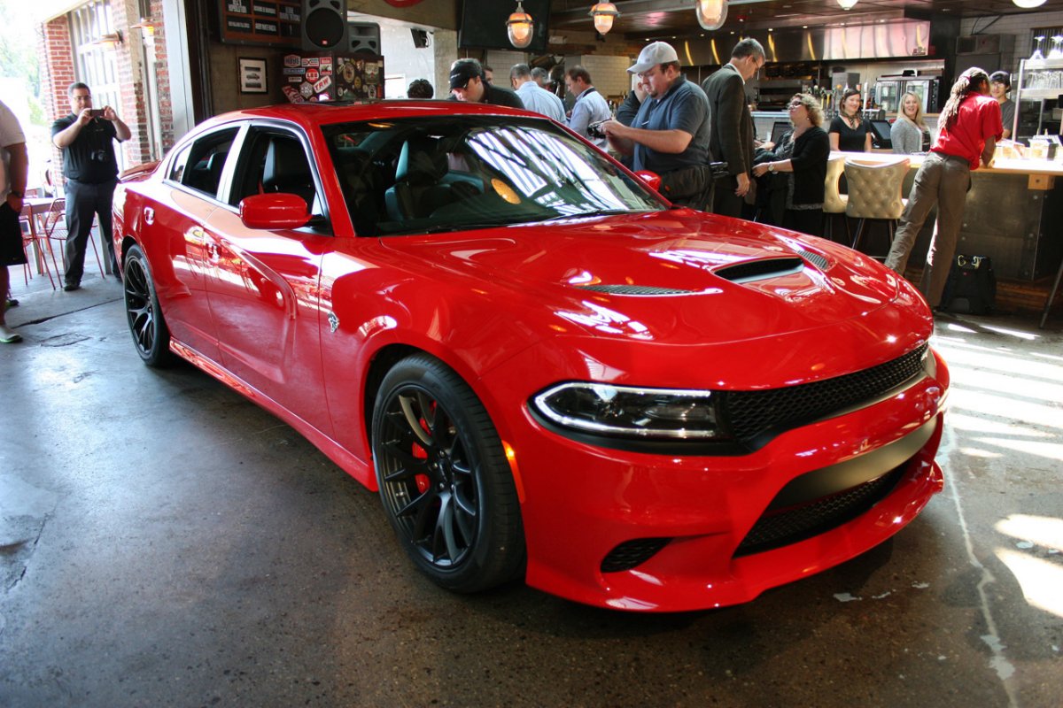 Dodge Charger srt Hellcat 2015