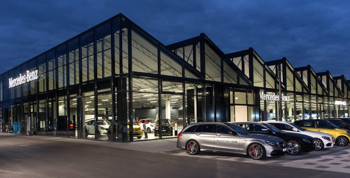 Дилерский центр Mercedes-Benz Германия