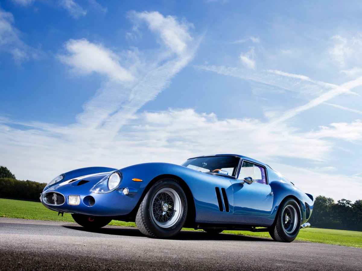 Машина AC Cobra